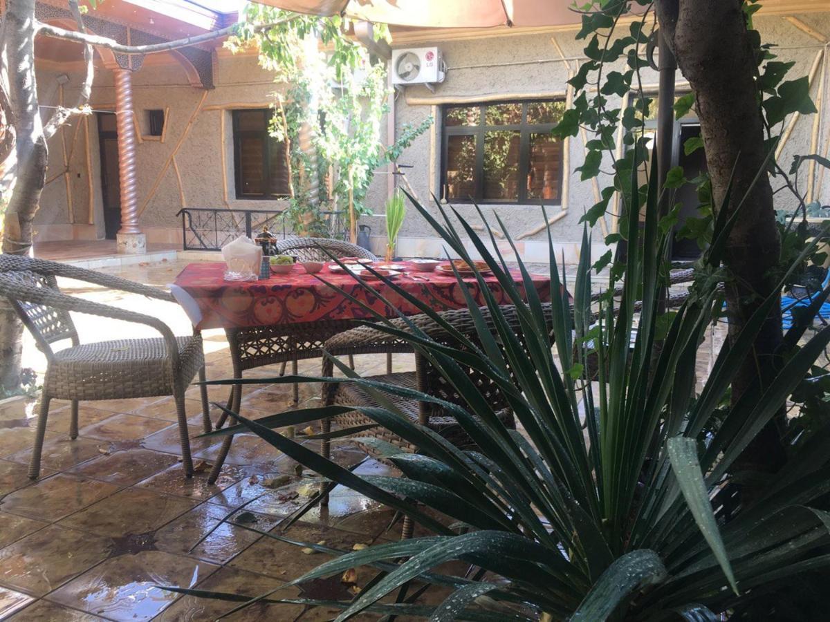 Ferienwohnung "S E A S O N S" Samarkand Exterior foto