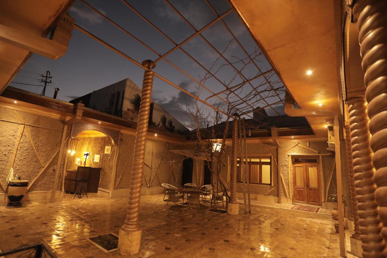 Ferienwohnung "S E A S O N S" Samarkand Exterior foto